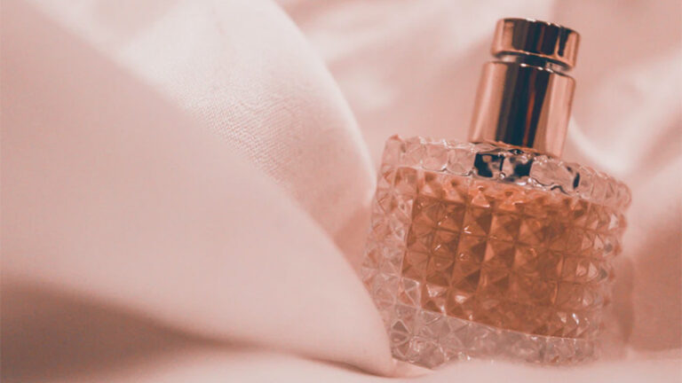 A guide to understanding perfume notes - Dot Com Women