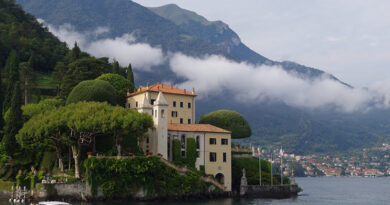 Four Reasons to Buy an Old Mansion in Italy