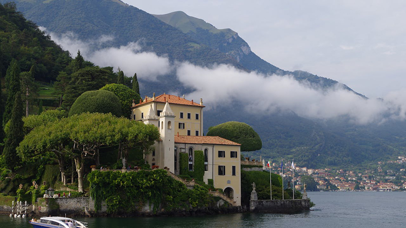 Four Reasons to Buy an Old Mansion in Italy